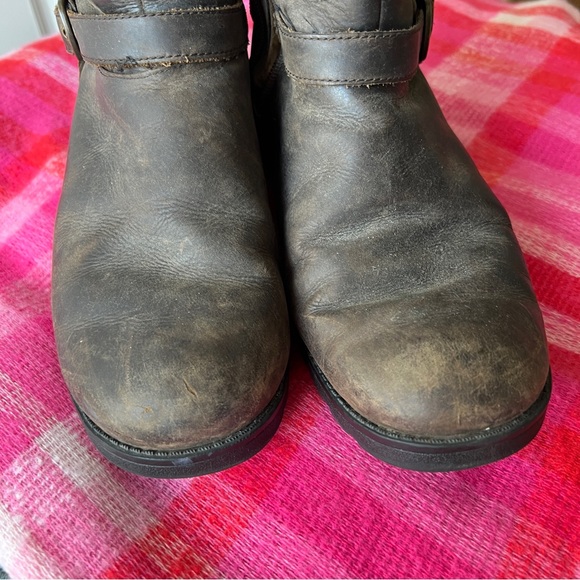 UGG Lined Sherpa Leather Boots - Picture 3 of 12